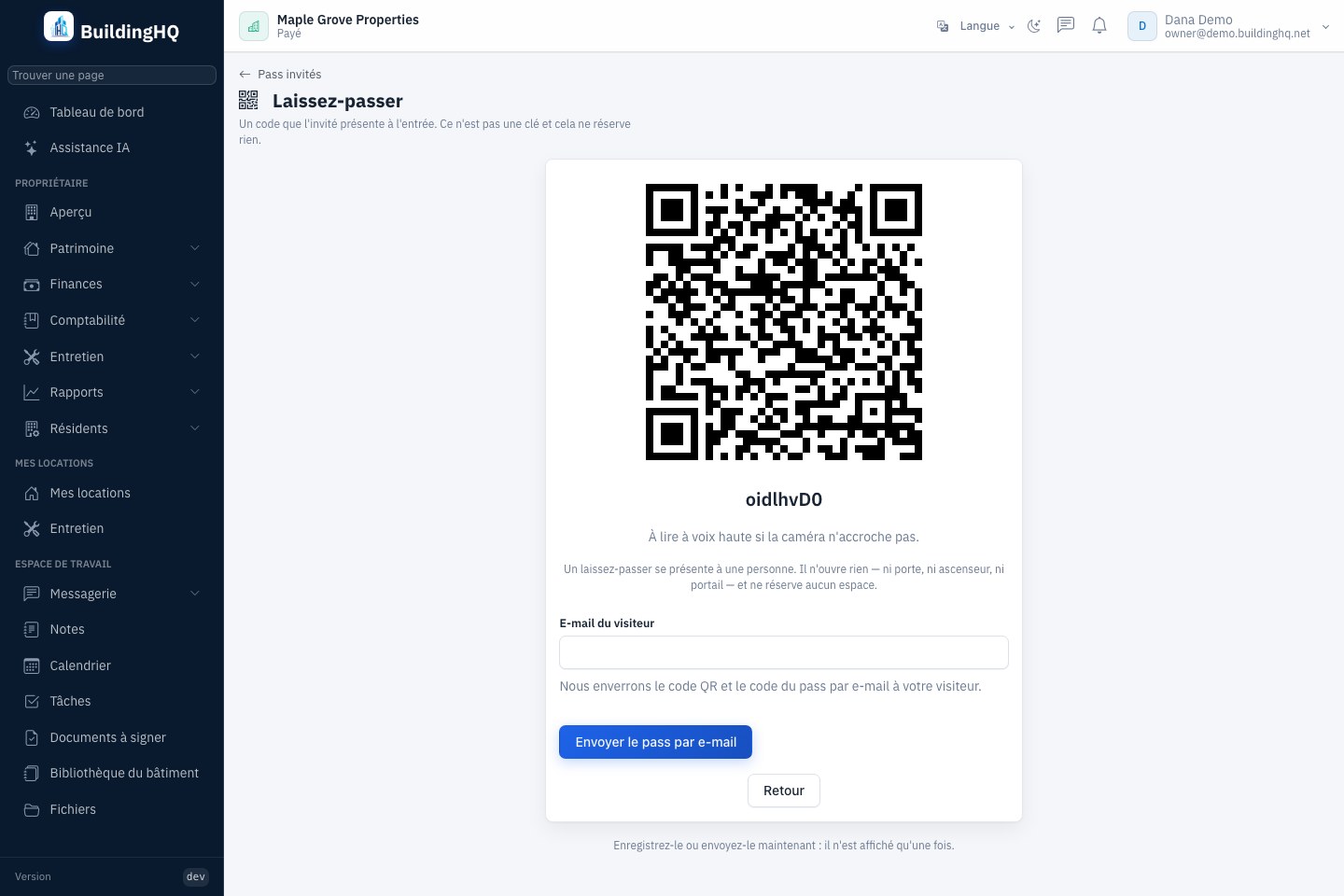 Un invité se présente. Un code, et vous savez.